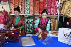 讲解藏装背后的民族文化