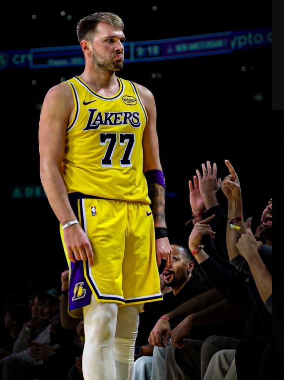 东契奇狂砍60分率湖人逆转热火 生涯第三次单场