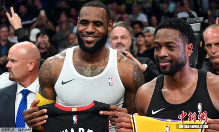 德韦恩-韦德携手诺维茨基等名宿荣膺篮球名人堂