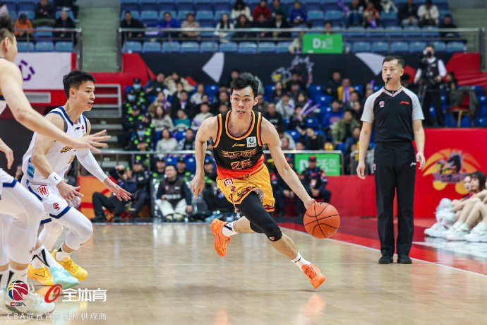 CBA常规赛第26-30轮：激烈对决与悬念迭起