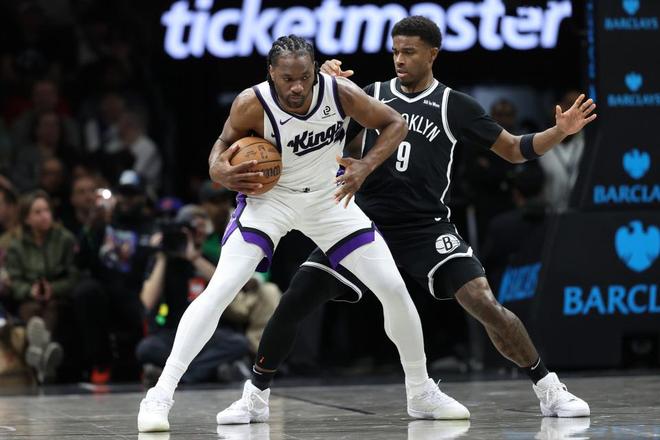 国王残阵惨败篮网终结10连败