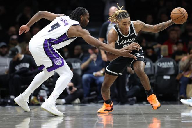 国王残阵惨败篮网终结10连败