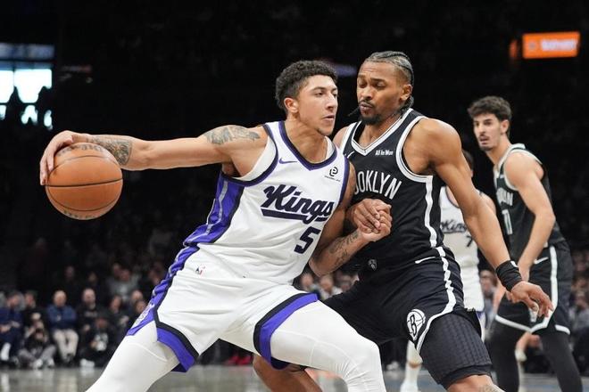 国王残阵惨败篮网终结10连败